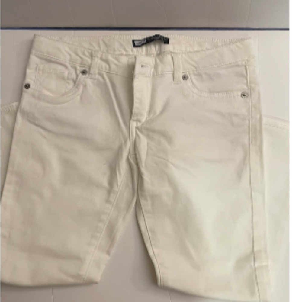 2-pairs of jeans Levi’s cropped sateen legging and Arizona skinny Jean size 12
